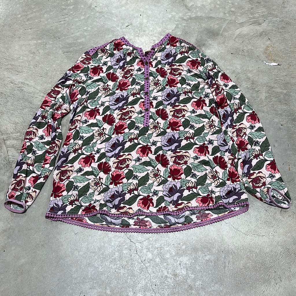 Matilda Jane Brand  Multi Color Top  Size S  Y77
